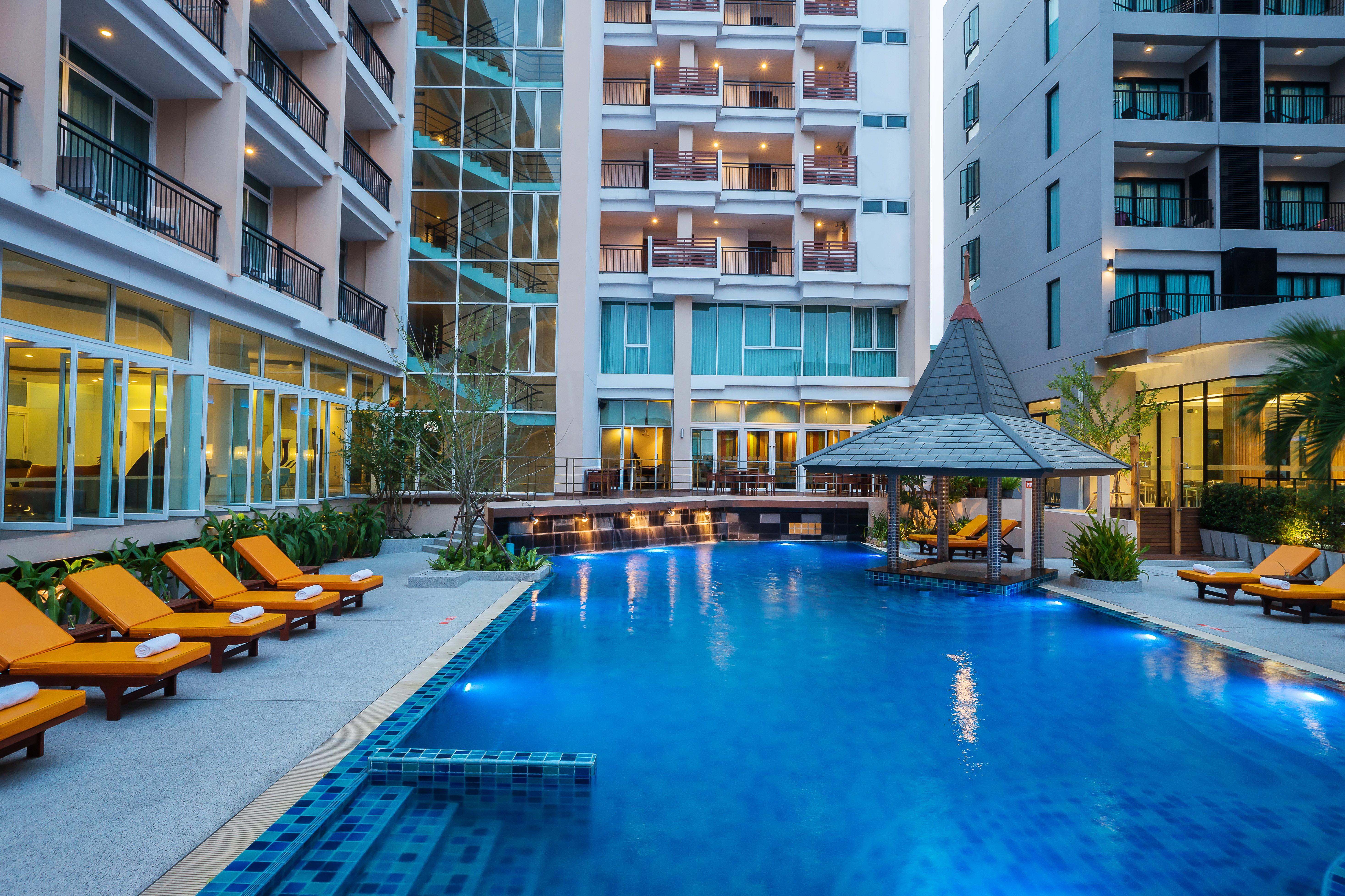 Hotel J Pattaya - Sha Extra Plus Exterior photo